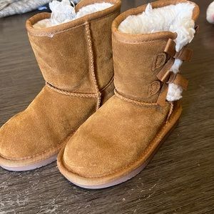 Koolaburra by UGG Girl’s Fur Lined Boots. SIZE 9